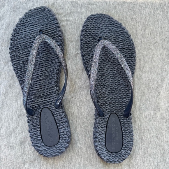 NWOB ILSE JACOBSEN Hornbæk Flip Flops Gray Sparkle Size 9 - Picture 1 of 3